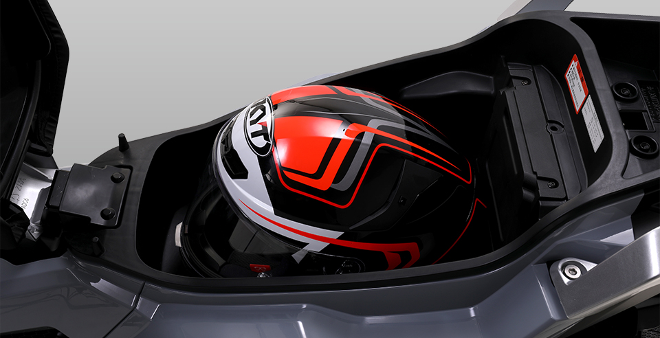 可放置一顶四分之三盔.jpg 可放置一顶四分之三盔.jpg